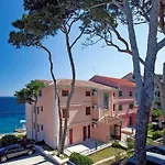 In Veli Lo Inj By The Apartman
