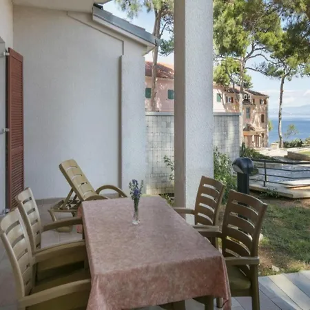 Apartmán In Veli Lo Inj By The